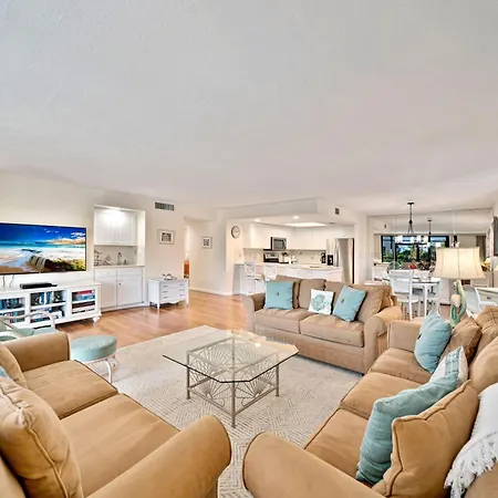 Compass Pointe #201 Villa